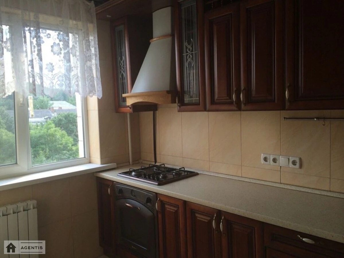 Apartment for rent 2 rooms, 56 m², 8th fl./9 floors. 4, Vyshgorodska 4, Kyiv. 