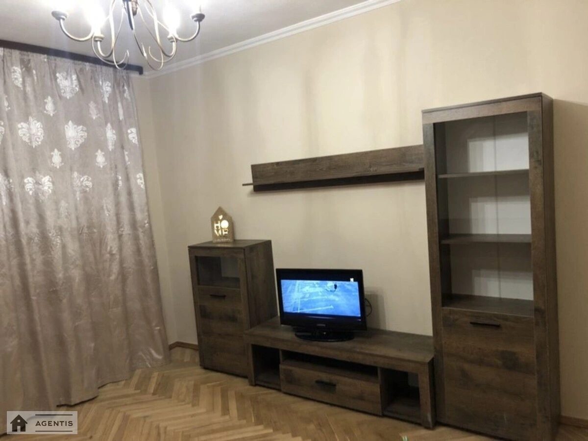 Apartment for rent 2 rooms, 56 m², 8th fl./9 floors. 4, Vyshgorodska 4, Kyiv. 