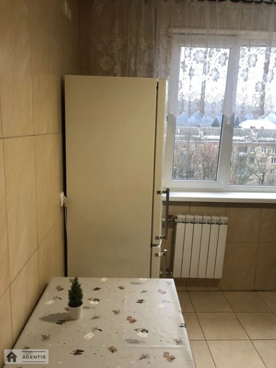 Здам квартиру 2 кімнати, 56 m², 8 пов./9 поверхів. 4, Вишгородська 4, Київ. 