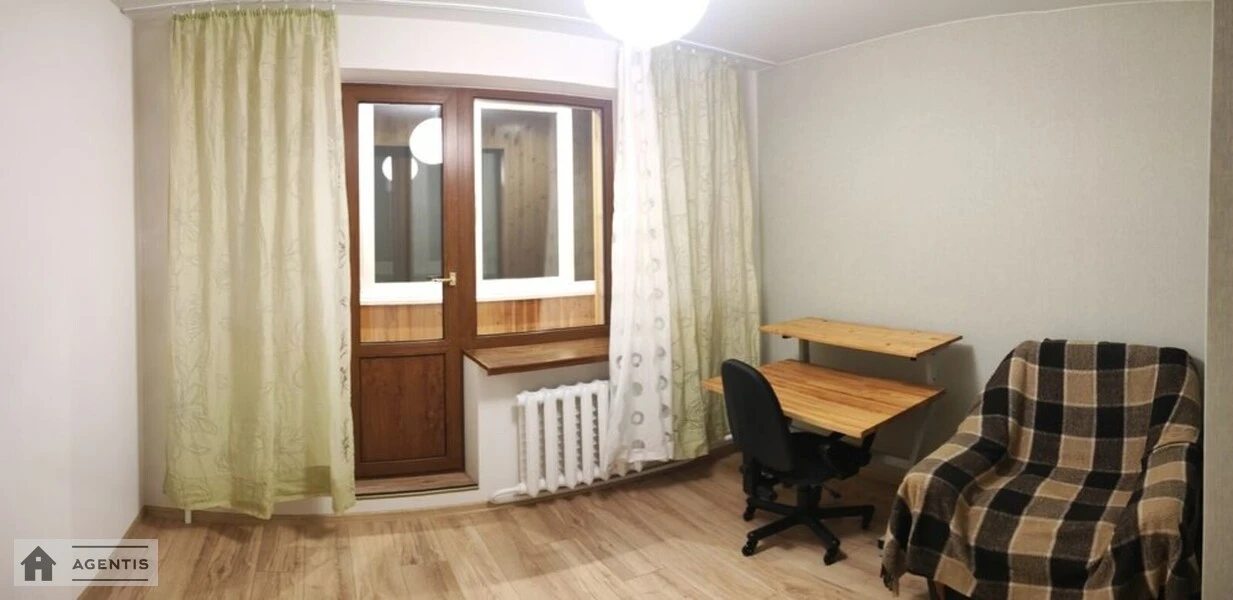 Здам квартиру 3 кімнати, 70 m², 6 пов./9 поверхів. 35, Героїв Дніпра 35, Київ. 