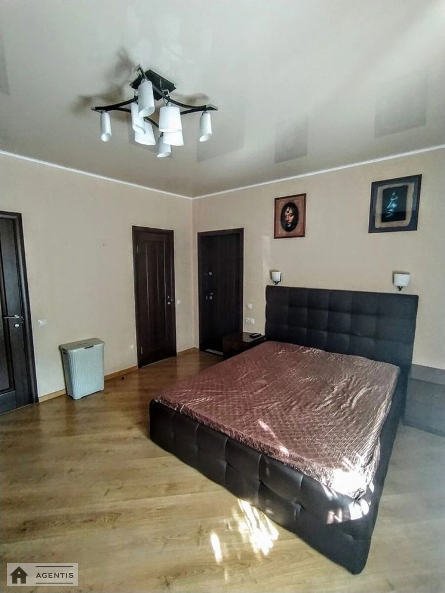 Сдам квартиру 1 комната, 40 m², 1 эт./2 этажа. Івана Кочерги вул., Киев. 