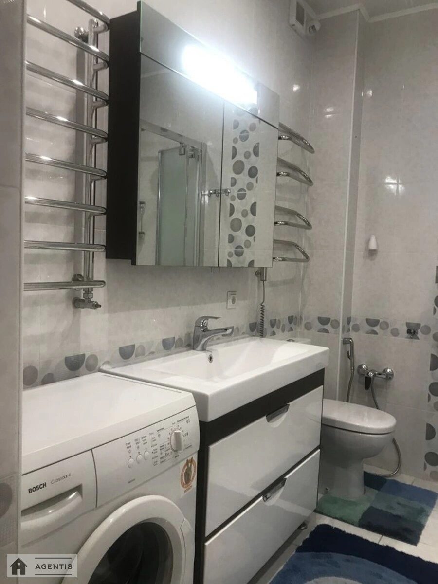 Сдам квартиру 1 комната, 40 m², 1 эт./2 этажа. Івана Кочерги вул., Киев. 