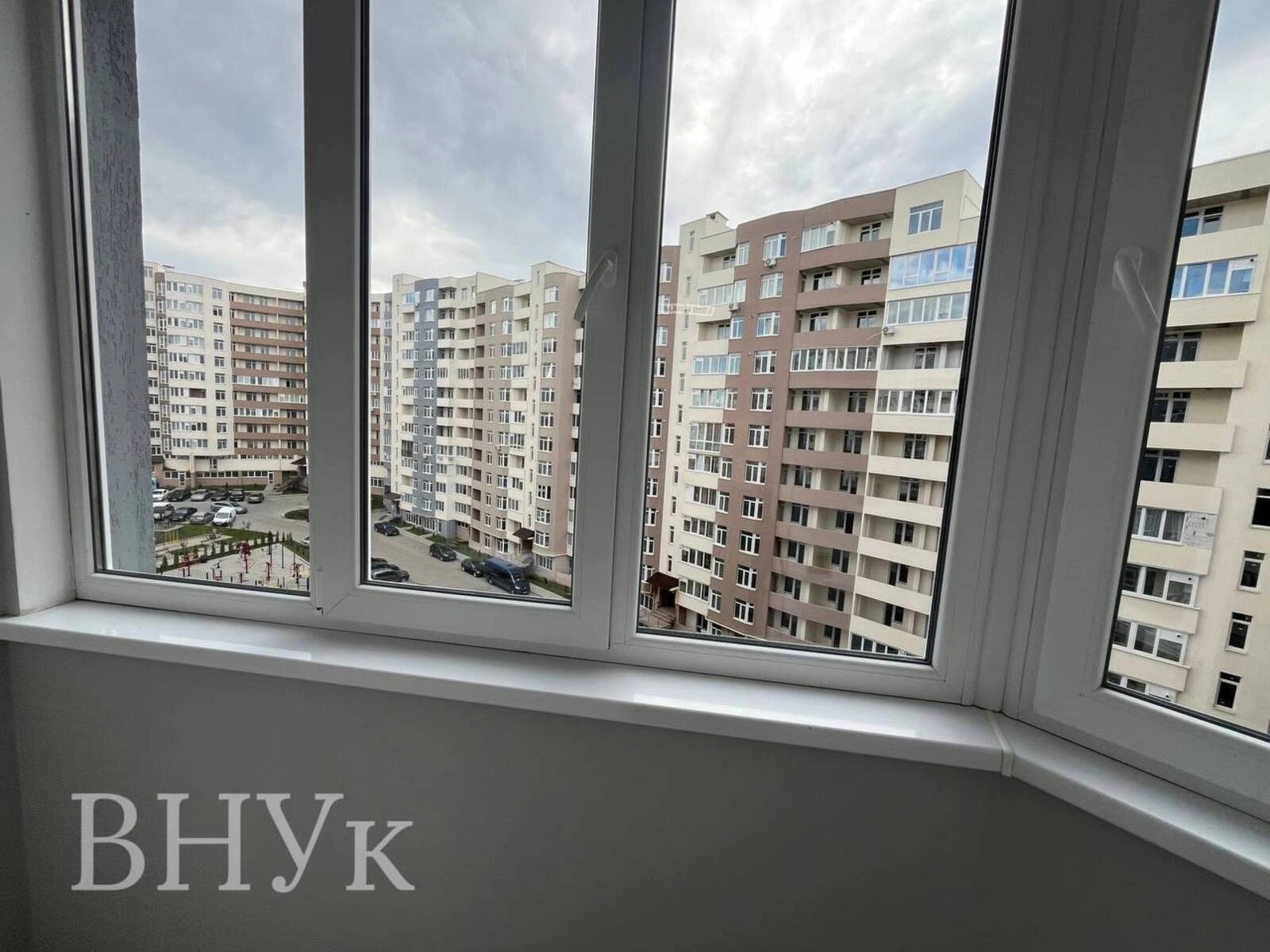 Продаж квартири 3 кімнати, 57 m², 8 пов./11 поверхів. 9, Київська вул., Тернопіль. 