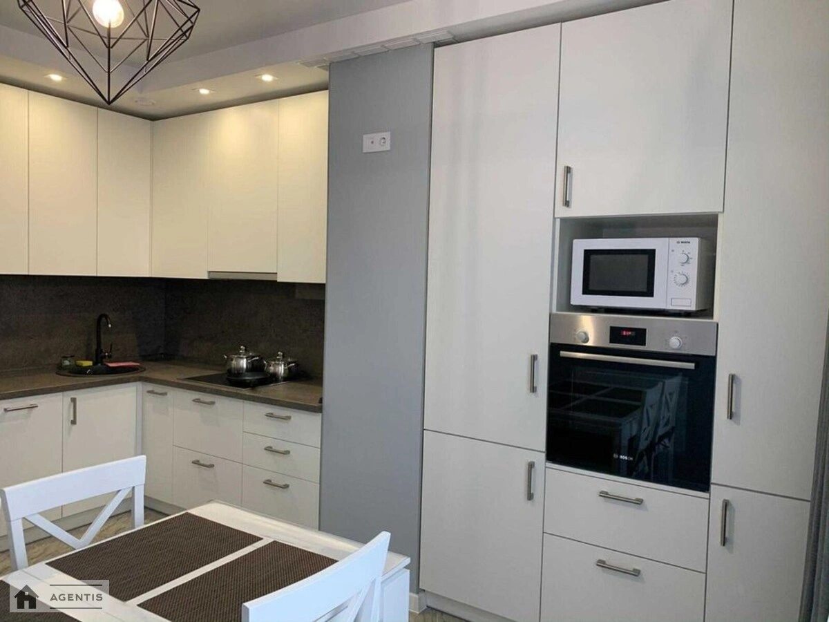 Здам квартиру 1 кімната, 44 m², 2 пов./10 поверхів. Практична вул., Київ. 