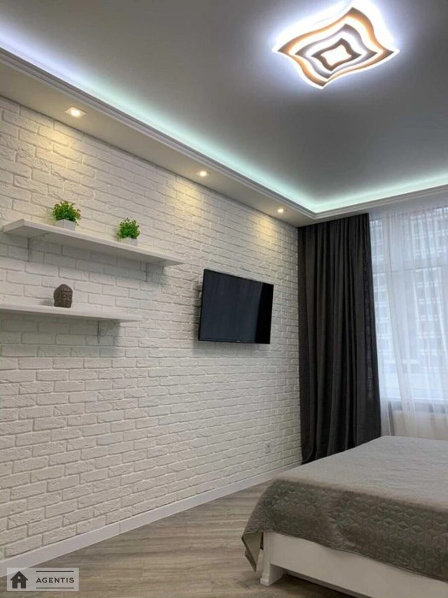 Здам квартиру 1 кімната, 44 m², 2 пов./10 поверхів. Практична вул., Київ. 