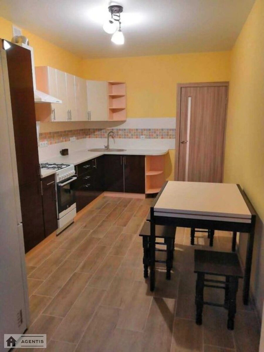 Здам квартиру 2 кімнати, 65 m², 7 пов./10 поверхів. Соборна вул., Київ. 