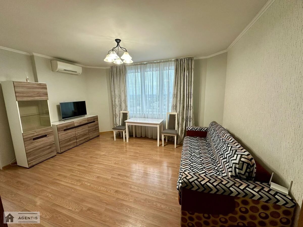 Apartment for rent 3 rooms, 71 m², 17th fl./24 floors. 31, Kubanskoyi Ukrayiny vul. Marshala Zhukova, Kyiv. 