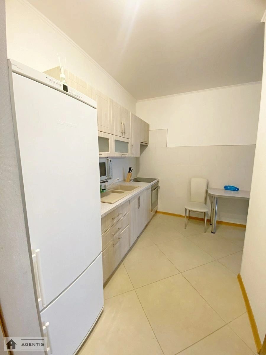 Сдам квартиру 3 комнаты, 71 m², 17 эт./24 этажа. 31, Кубанської України вул. (Маршала Жукова), Киев. 