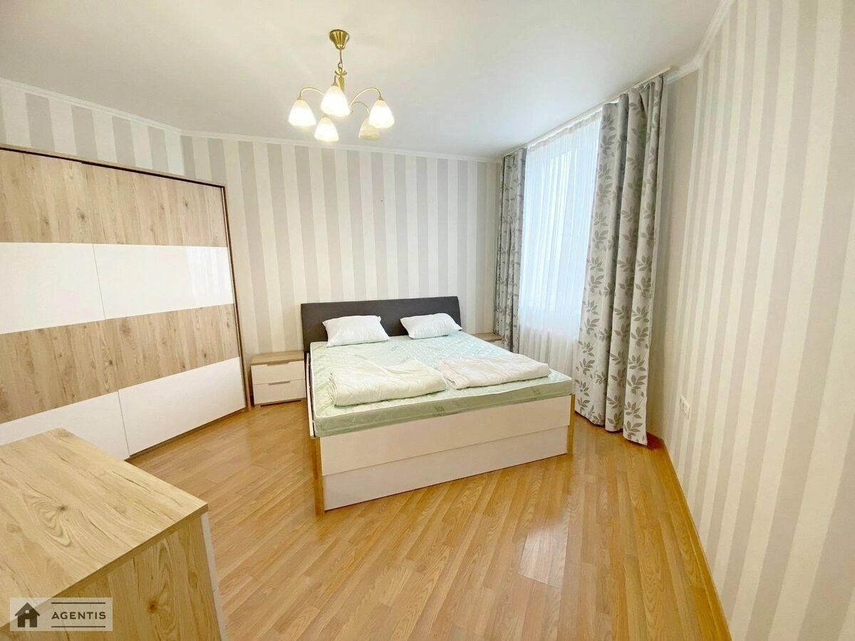 Apartment for rent 3 rooms, 71 m², 17th fl./24 floors. 31, Kubanskoyi Ukrayiny vul. Marshala Zhukova, Kyiv. 