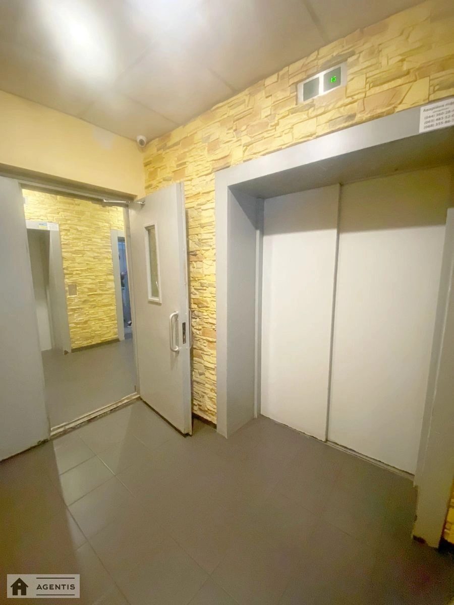 Сдам квартиру 3 комнаты, 71 m², 17 эт./24 этажа. 31, Кубанської України вул. (Маршала Жукова), Киев. 