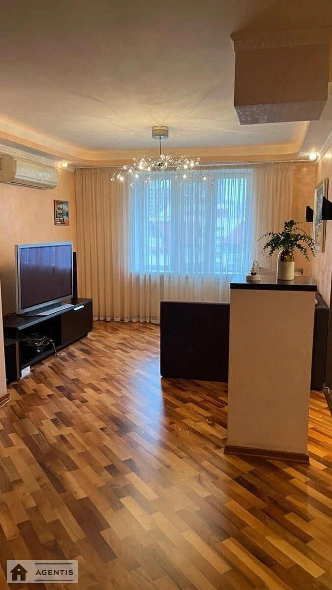 Apartment for rent 3 rooms, 86 m², 4th fl./16 floors. 20, Volodymyra Ivasyuka prosp. Heroyiv Stalinhrada, Kyiv. 