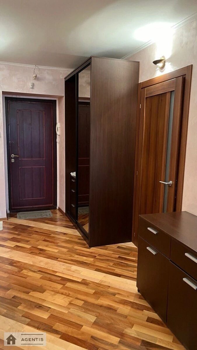 Apartment for rent 3 rooms, 86 m², 4th fl./16 floors. 20, Volodymyra Ivasyuka prosp. Heroyiv Stalinhrada, Kyiv. 