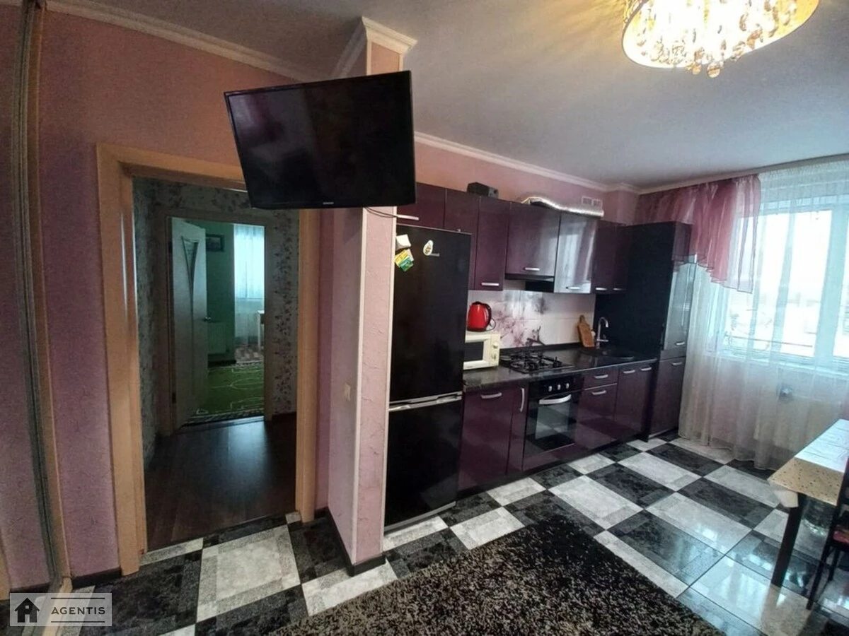 Сдам квартиру 2 комнаты, 41 m², 1 эт./5 этажей. 55, Щаслива вул., Киев. 