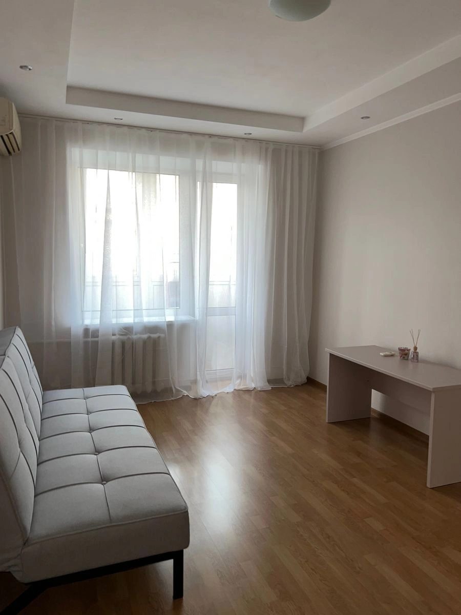 Apartment for rent 3 rooms, 51 m², 6th fl./7 floors. 116, Velyka Vaselkivska 116, Kyiv. 