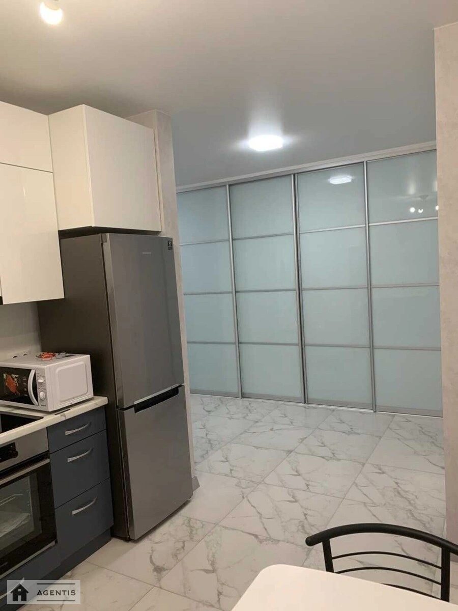 Сдам квартиру 2 комнаты, 62 m², 10 эт./20 этажей. 55, Берестейський просп. (Перемоги), Киев. 