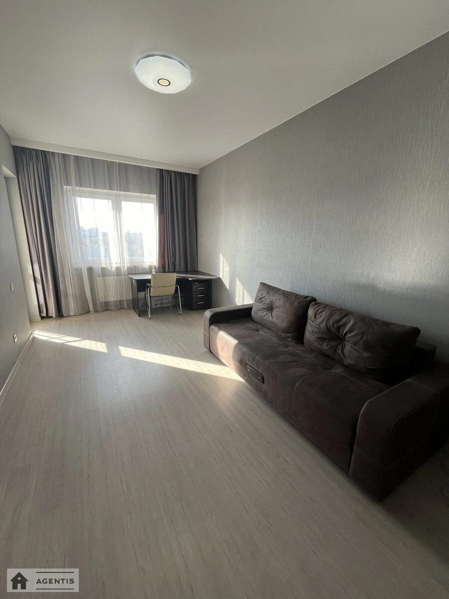 Apartment for rent 3 rooms, 105 m², 6th fl./14 floors. Dmytrivska, Kyiv. 