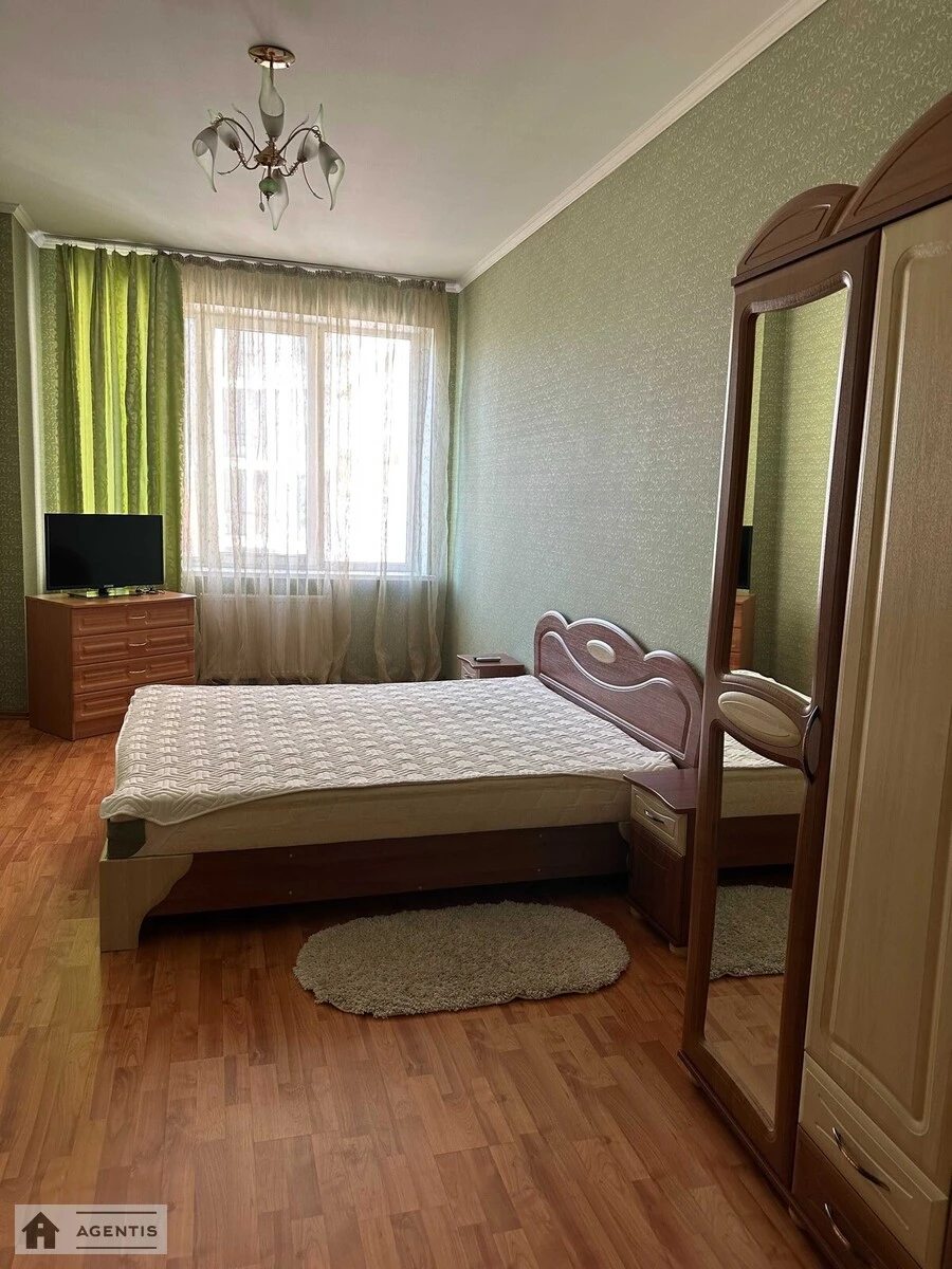 Apartment for rent 3 rooms, 160 m², 5th fl./9 floors. 17, Pavlivska 17, Kyiv. 