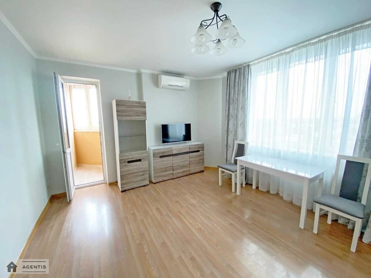 Сдам квартиру 3 комнаты, 71 m², 17 эт./24 этажа. 31, Кубанської України вул. (Маршала Жукова), Киев. 