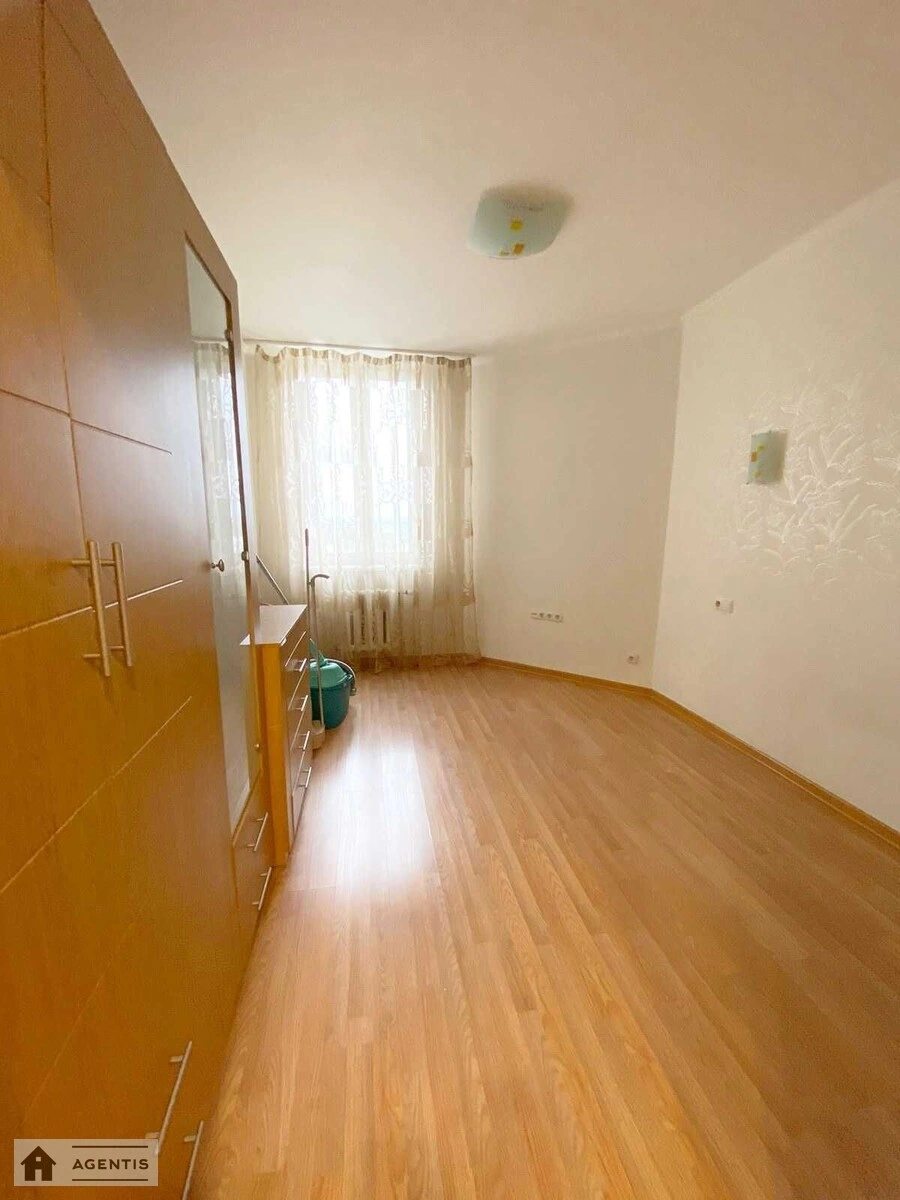 Сдам квартиру 3 комнаты, 71 m², 17 эт./24 этажа. 31, Кубанської України вул. (Маршала Жукова), Киев. 