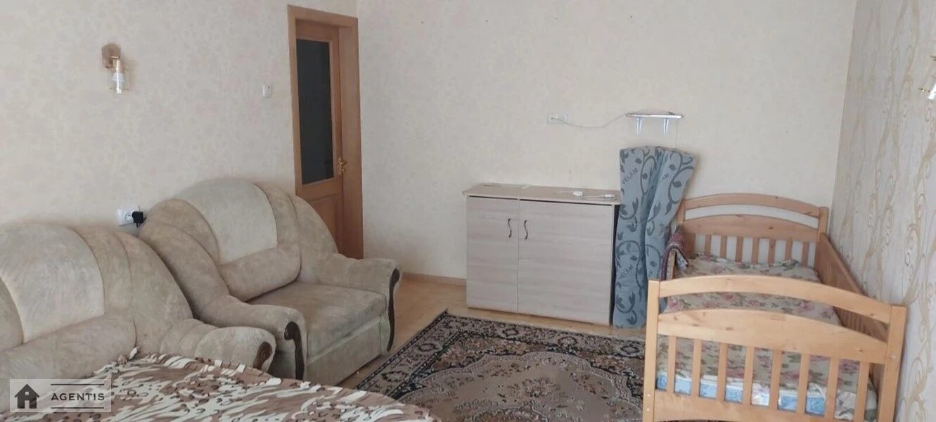 Здам квартиру 1 кімната, 54 m², 10 пов./18 поверхів. Лариси Руденко вул., Київ. 