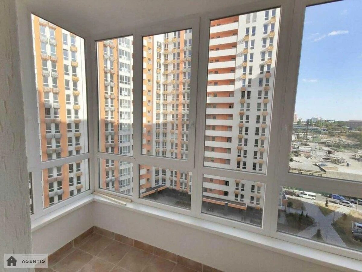 Сдам квартиру 1 комната, 50 m², 9 эт./15 этажей. 67, Берестейський просп. (Перемоги), Киев. 