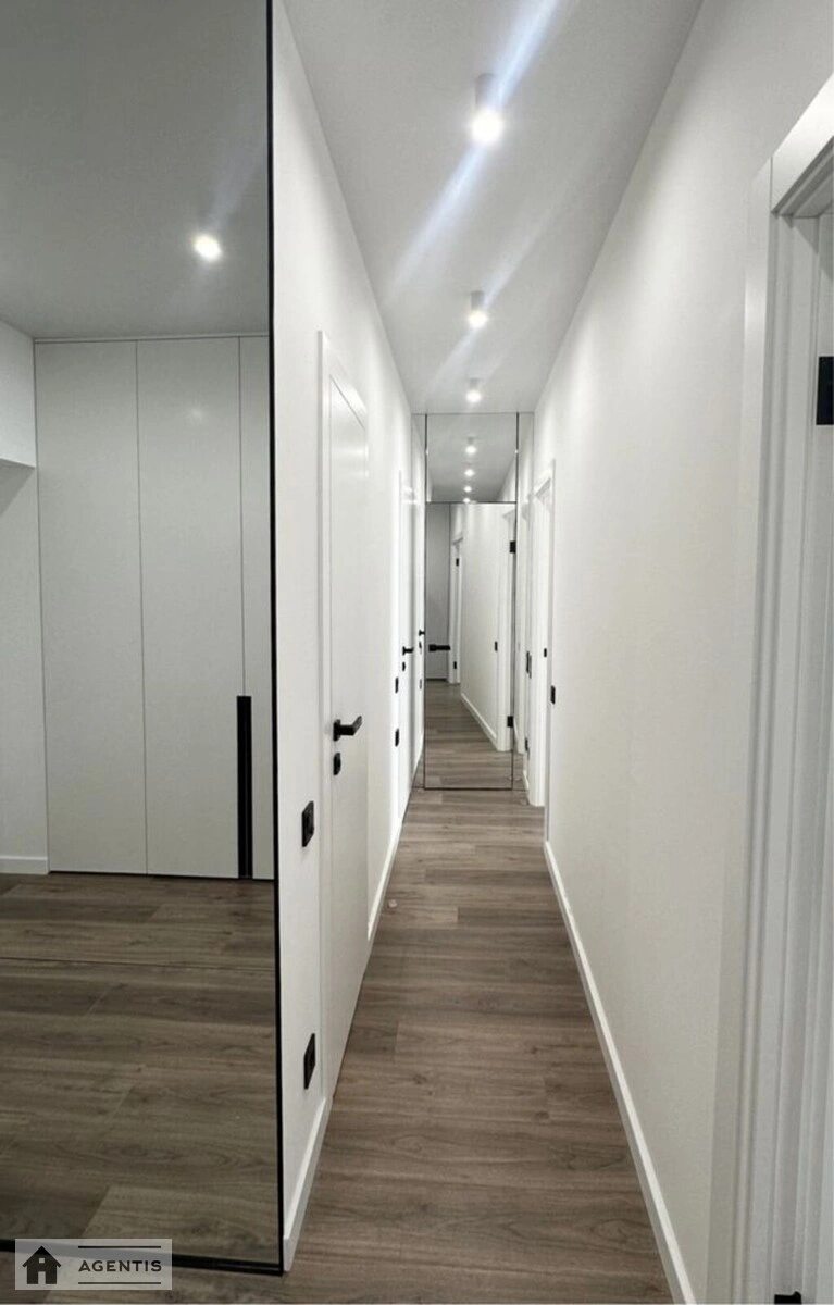 Сдам квартиру 1 комната, 47 m², 6 эт./18 этажей. 6, Старонаводницкая 6, Киев. 