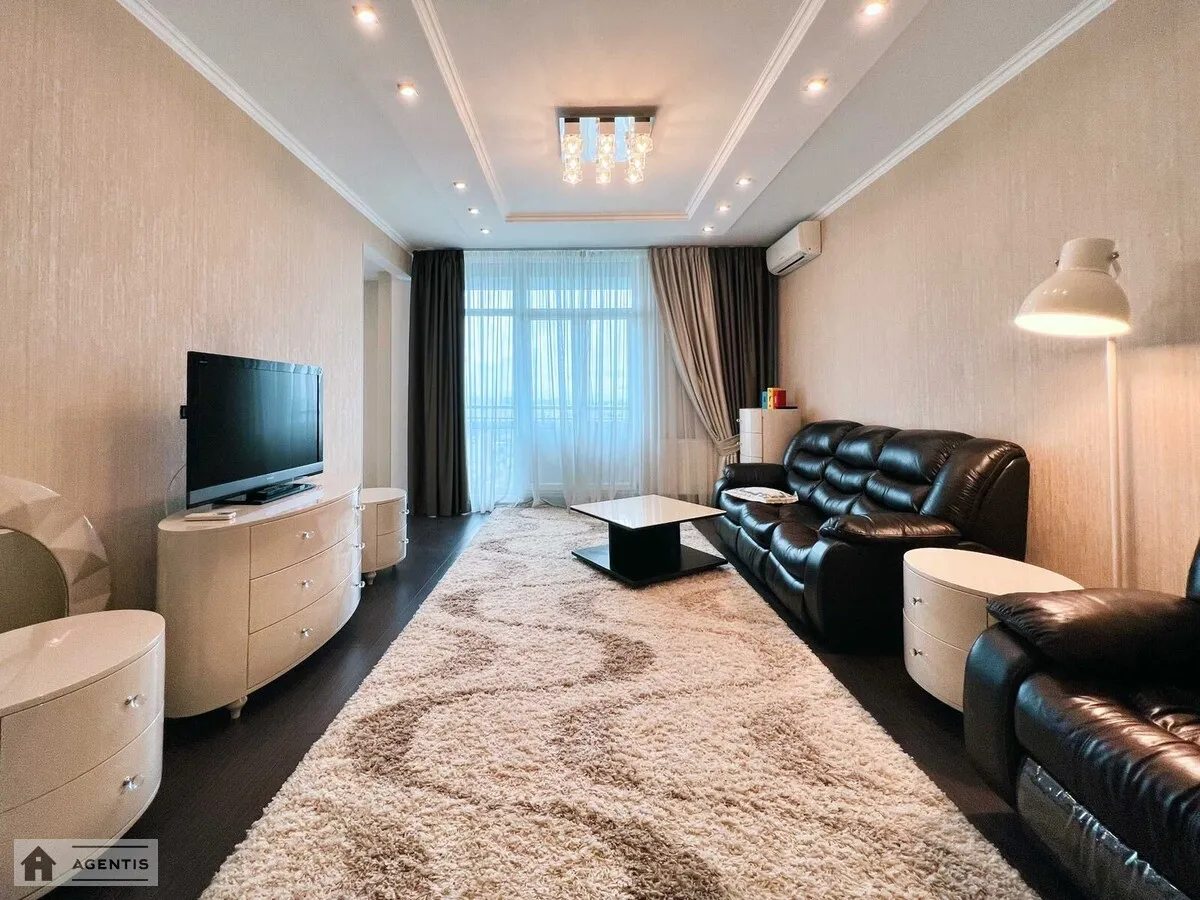 Сдам квартиру 2 комнаты, 90 m², 20 эт./25 этажей. 59, Зверинецкая 59, Киев. 