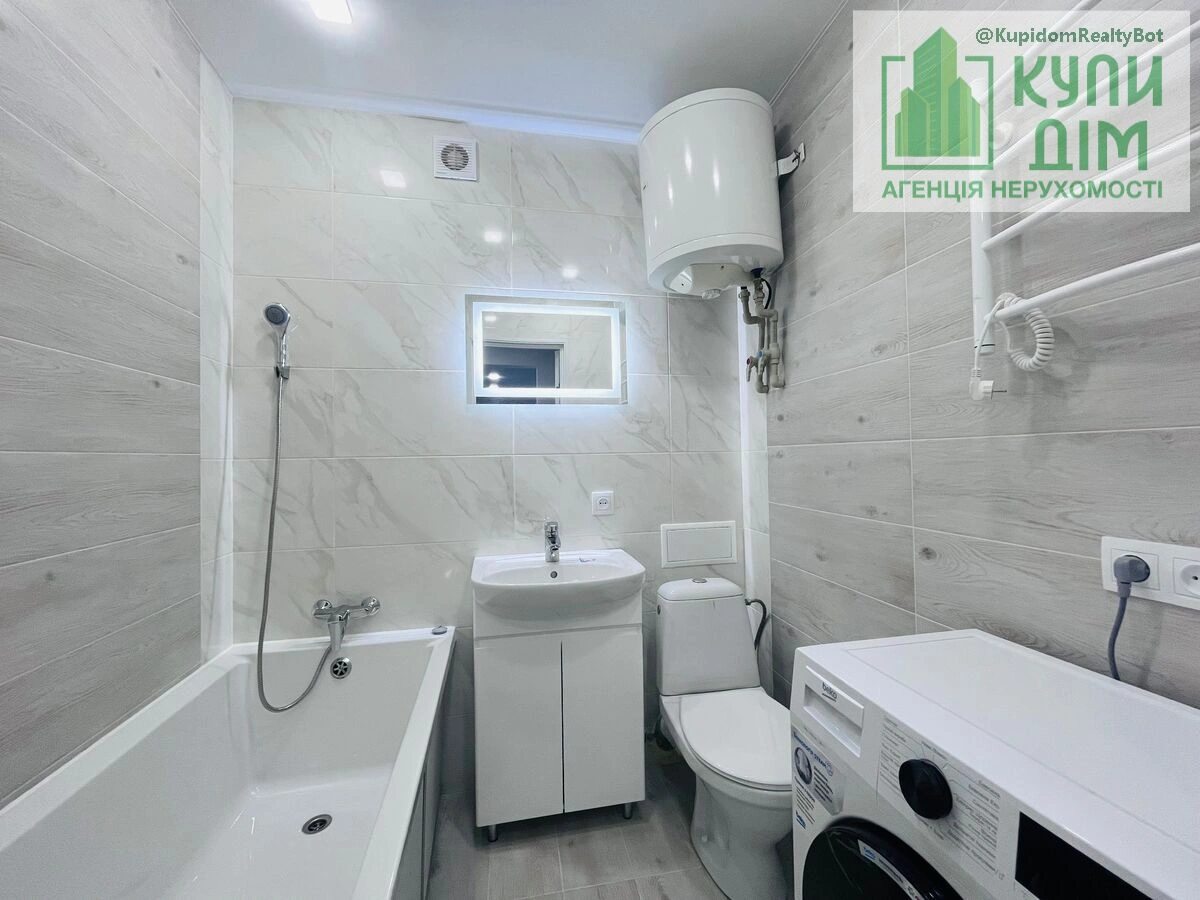 Продаж квартири 1 кімната, 32 m², 8 пов./9 поверхів. Фортечний (кіровський), Кропивницький. 