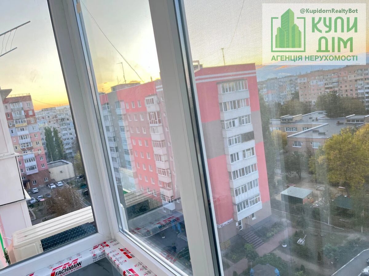 Продаж квартири 1 кімната, 32 m², 8 пов./9 поверхів. Фортечний (кіровський), Кропивницький. 