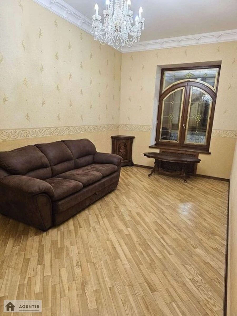 Здам квартиру 2 кімнати, 81 m², 3 пов./5 поверхів. 105, Саксаганського 105, Київ. 