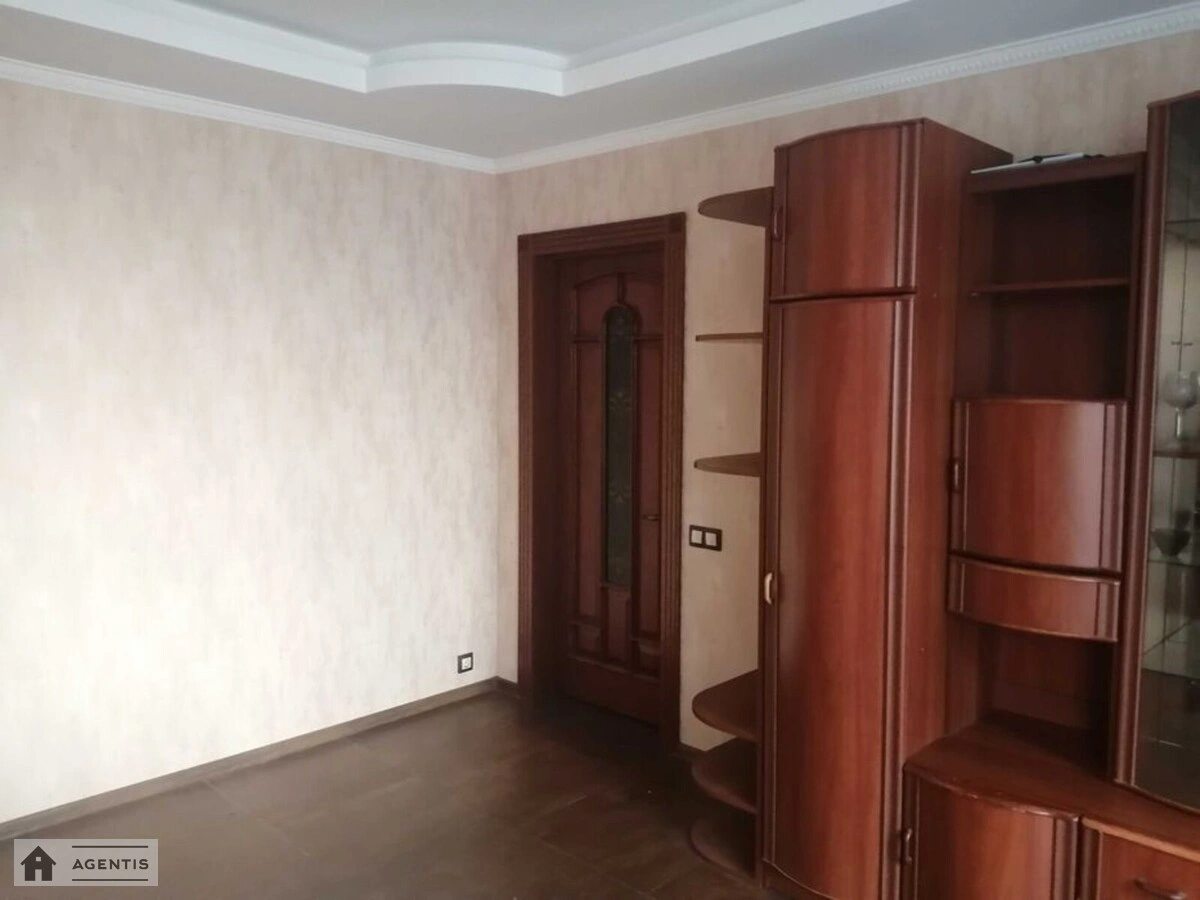 Сдам квартиру 2 комнаты, 65 m², 19 эт./26 этажей. 1, Заречная 1, Киев. 