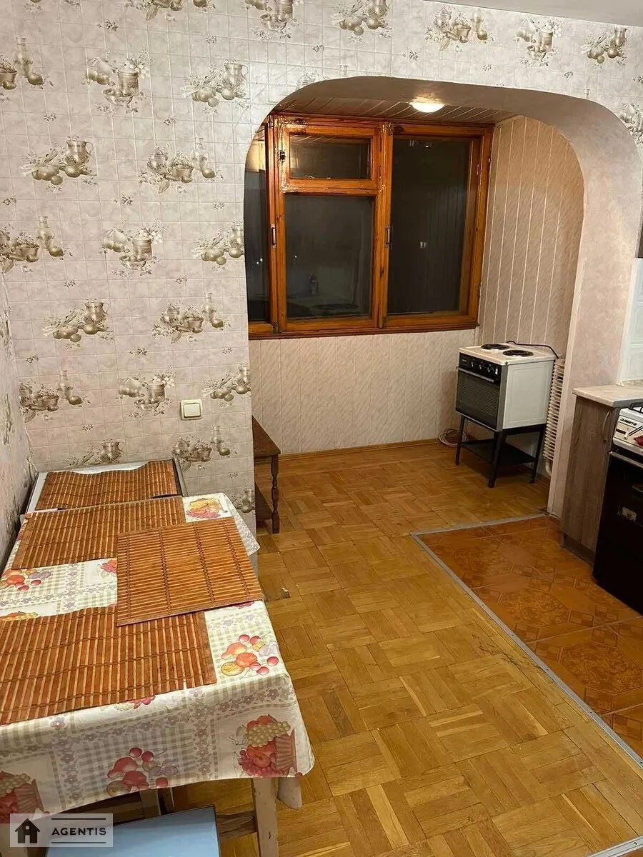 Здам квартиру 3 кімнати, 70 m², 8 пов./16 поверхів. 19, Романа Ратушного вул. (Волгоградська), Київ. 