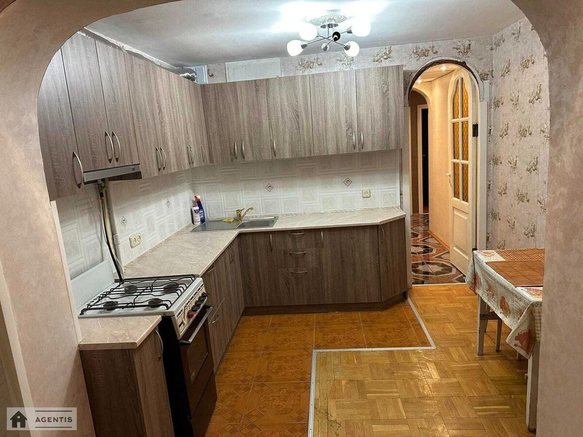 Здам квартиру 3 кімнати, 70 m², 8 пов./16 поверхів. 19, Романа Ратушного вул. (Волгоградська), Київ. 