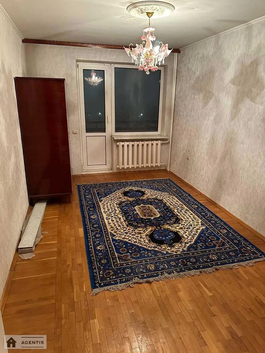 Сдам квартиру 3 комнаты, 70 m², 8 эт./16 этажей. 19, Романа Ратушного вул. (Волгоградська), Киев. 