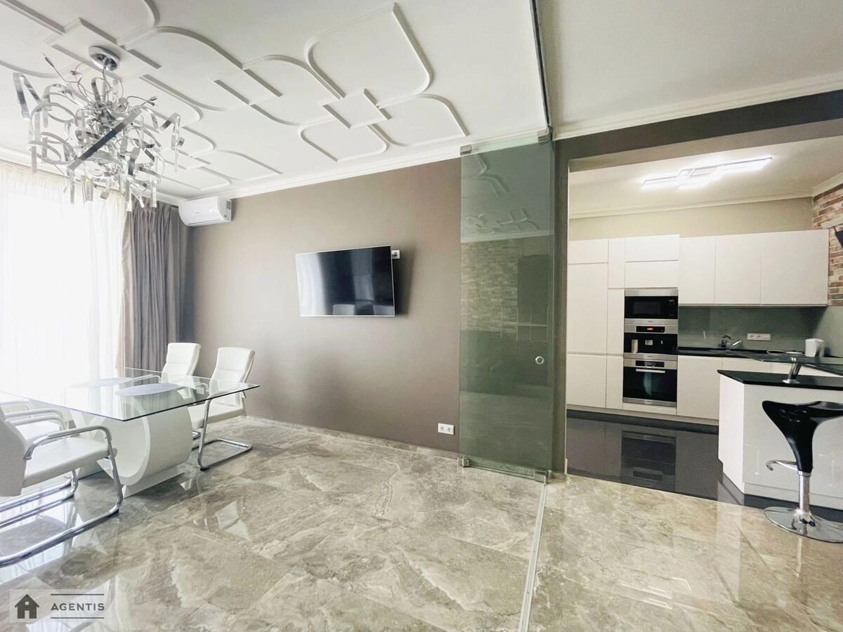 Сдам квартиру 2 комнаты, 65 m², 16 эт./30 этажей. 37, Саксаганского 37, Киев. 