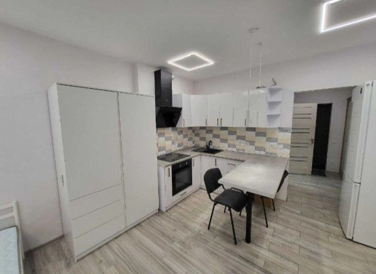 Здам квартиру 1 кімната, 32 m², 3 пов./26 поверхів. 62, Каховська 62, Київ. 