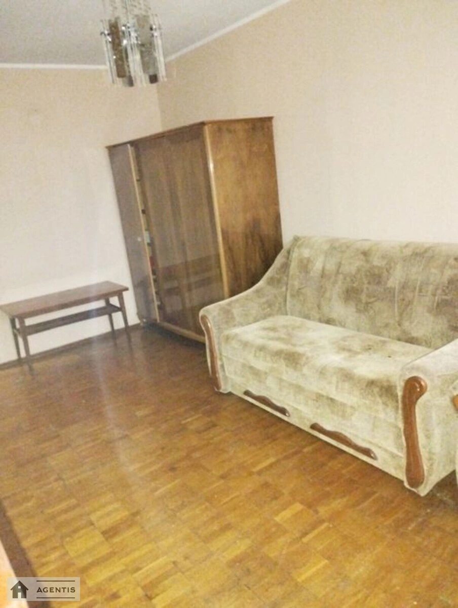 Apartment for rent 3 rooms, 74 m², 8th fl./16 floors. Dniprovskyy rayon, Kyiv. 