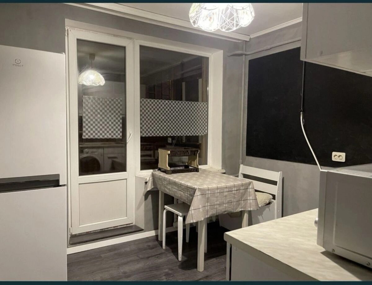 Сдам квартиру 1 комната, 36 m², 1 эт./16 этажей. Андрія Малишка вул., Киев. 