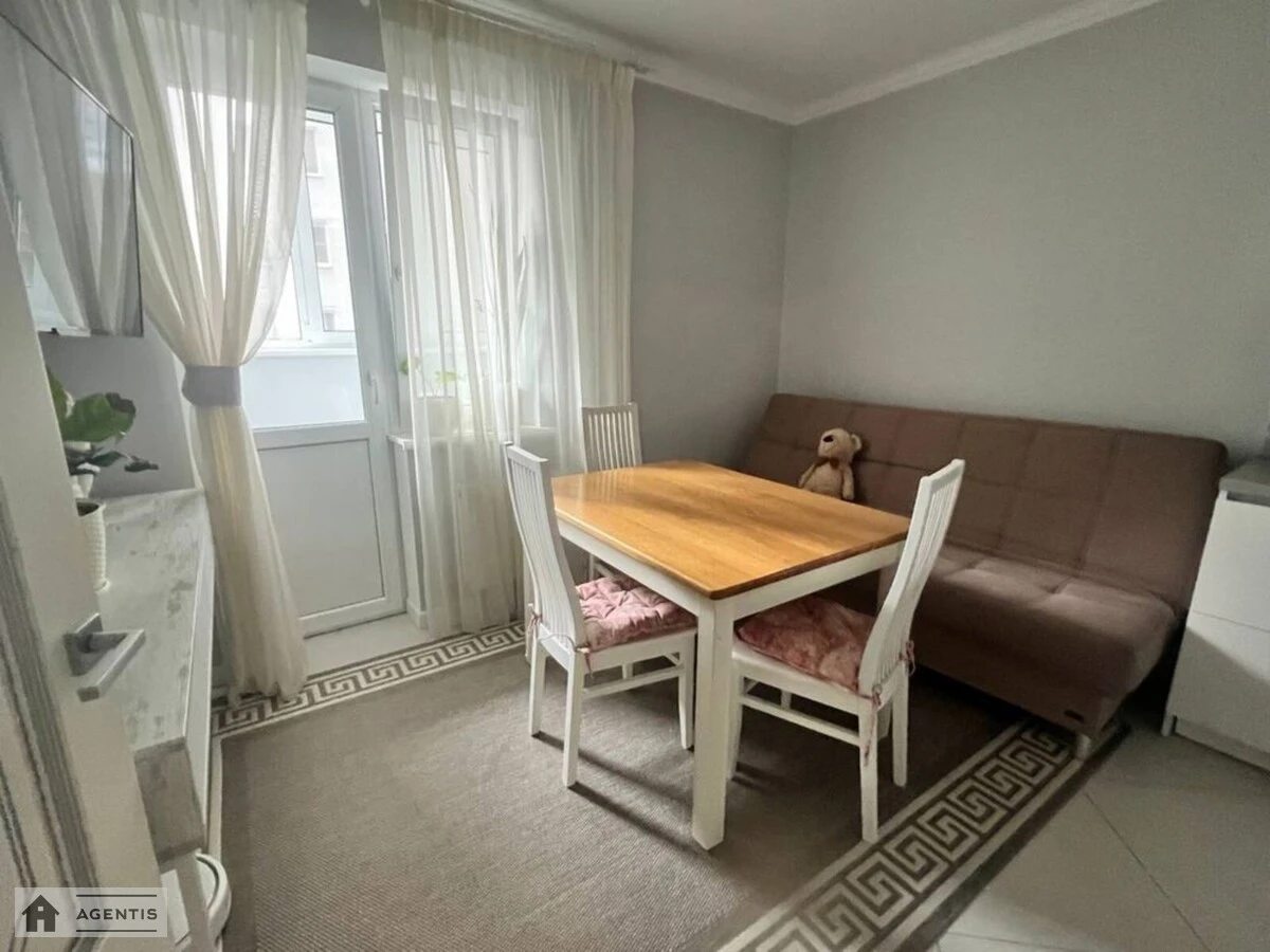 Apartment for rent 2 rooms, 73 m², 3rd fl./24 floors. 3, Mykhayla Maksymovycha vul. Onufriya Trutenka, Kyiv. 