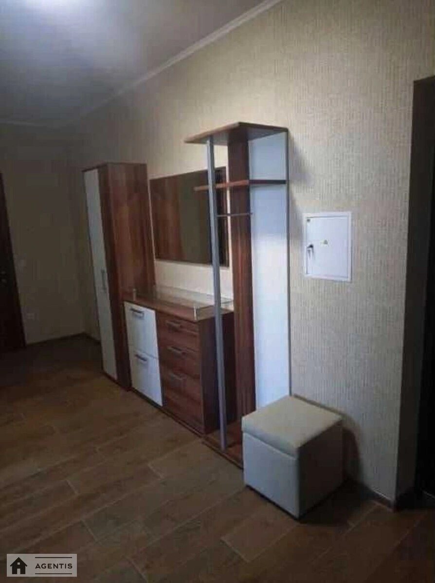 Здам квартиру 2 кімнати, 75 m², 5 пов./25 поверхів. Михайла Максимовича вул. (Онуфрія Трутенка), Київ. 