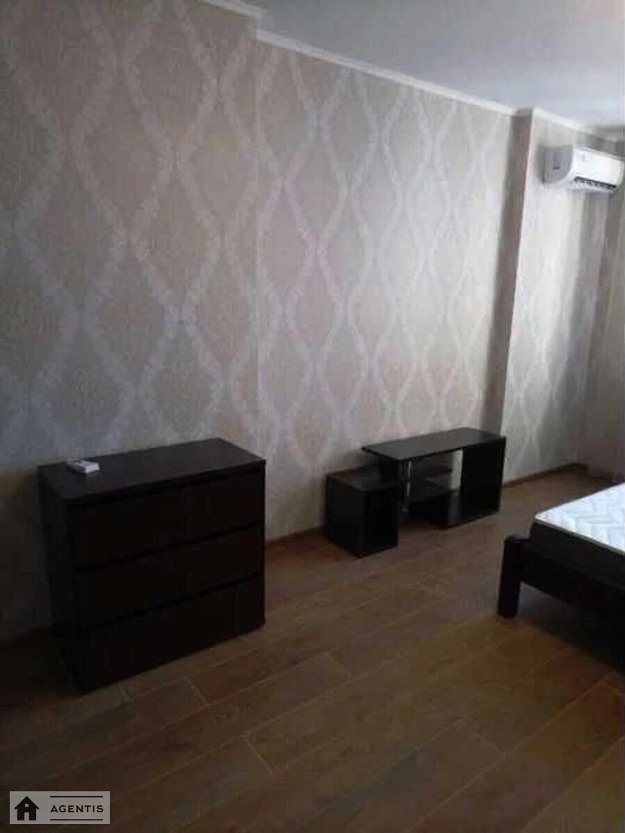 Apartment for rent 2 rooms, 75 m², 5th fl./25 floors. Mykhayla Maksymovycha vul. Onufriya Trutenka, Kyiv. 