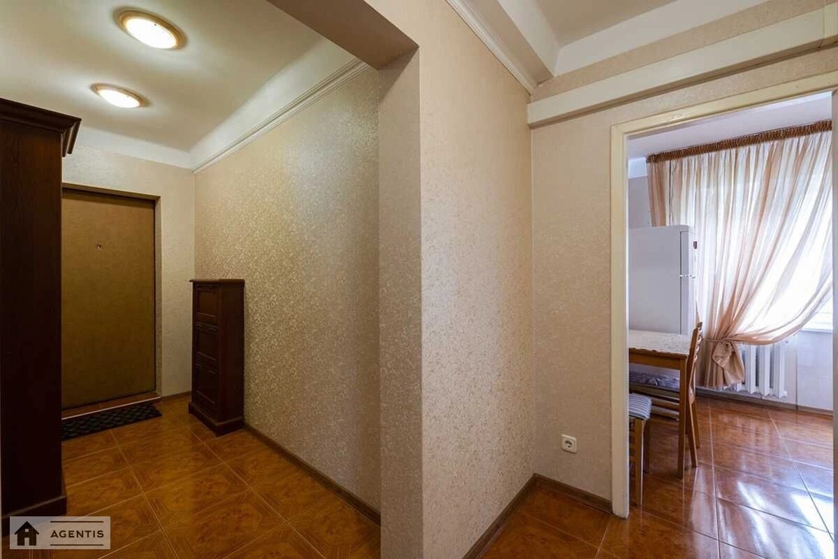 Apartment for rent 2 rooms, 52 m², 2nd fl./9 floors. 9, Rusanivskiy 9, Kyiv. 