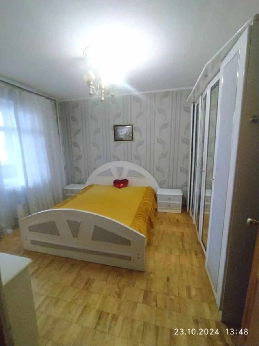 Apartment for rent 3 rooms, 79 m², 10th fl./16 floors. Onore de Balzaka vul., Kyiv. 