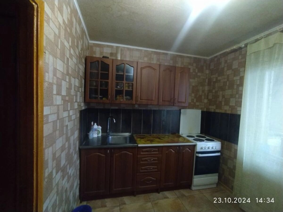 Сдам квартиру 3 комнаты, 79 m², 10 эт./16 этажей. Оноре де Бальзака вул., Киев. 