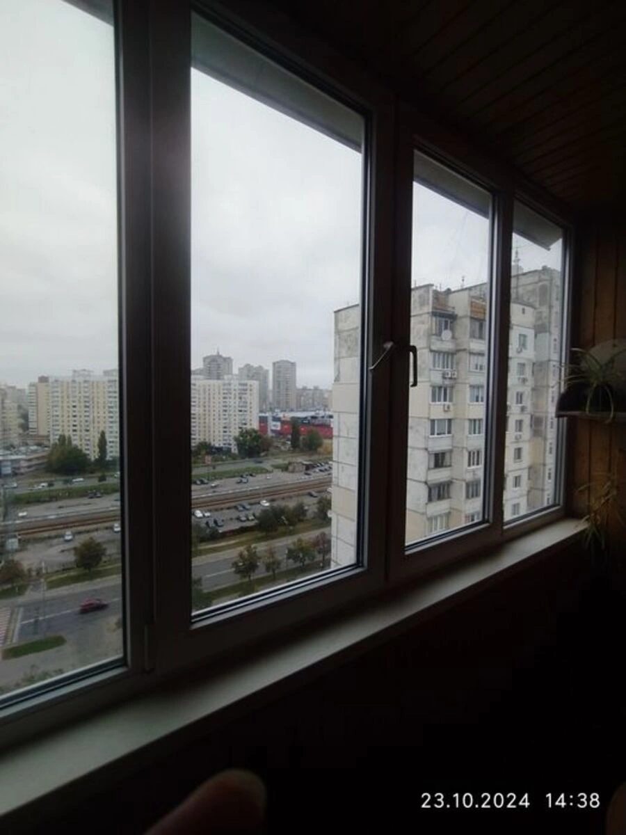 Apartment for rent 3 rooms, 79 m², 10th fl./16 floors. Onore de Balzaka vul., Kyiv. 