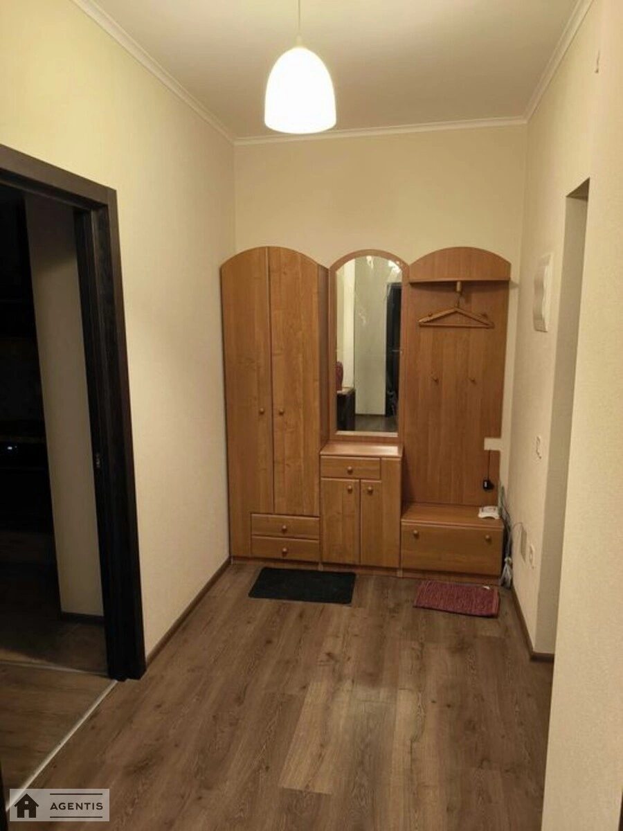 Сдам квартиру 2 комнаты, 63 m², 11 эт./16 этажей. Берестейський просп. (Перемоги), Киев. 