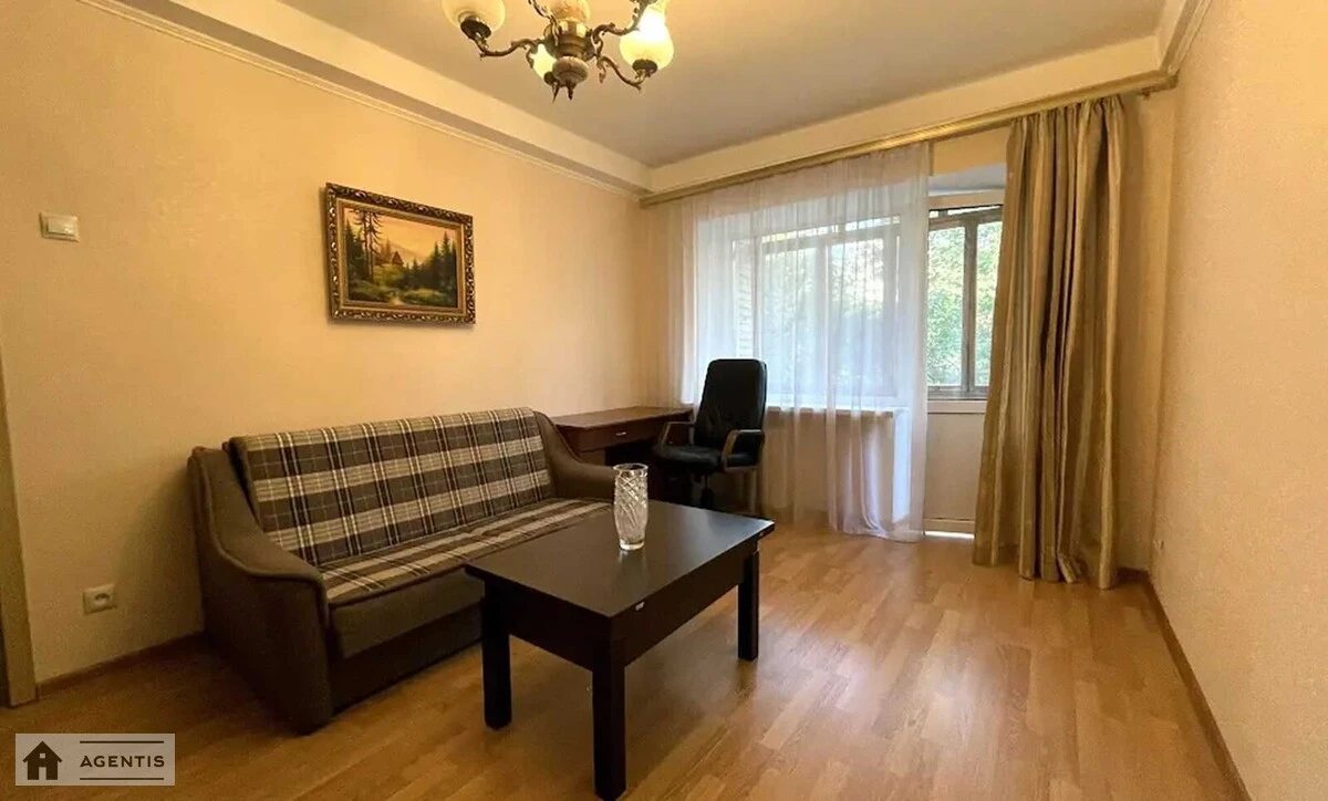 Сдам квартиру 2 комнаты, 45 m², 2 эт./6 этажей. Коперника, Киев. 