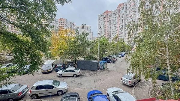 Сдам квартиру 2 комнаты, 65 m², 2 эт./25 этажей. 31, Анни Ахматової вул., Киев. 