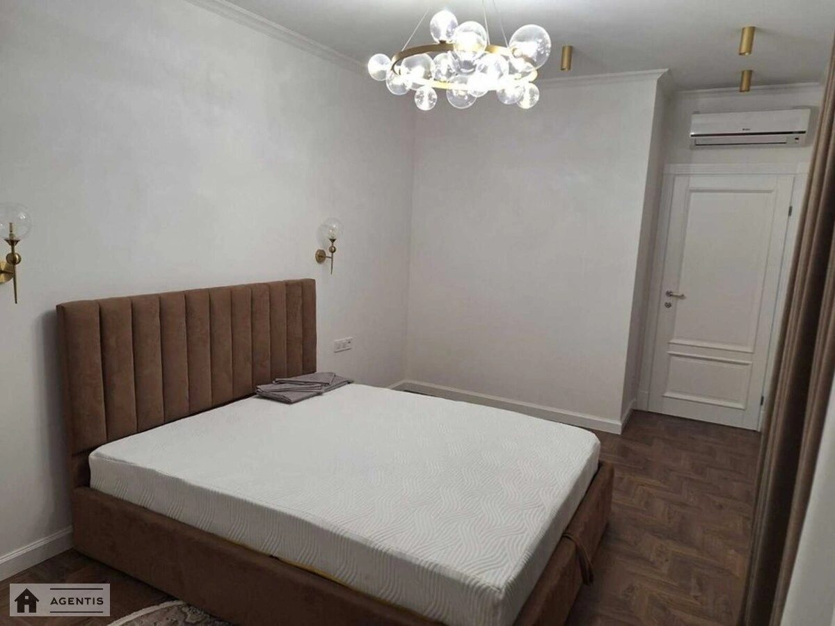 Apartment for rent 2 rooms, 90 m², 15th fl./25 floors. Dniprovs'ka embankment, Kyiv. 