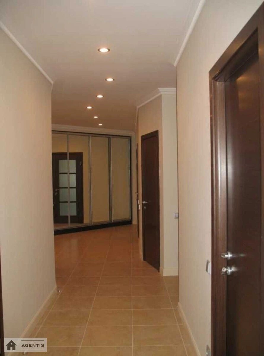 Apartment for rent 4 rooms, 155 m², 4th fl./8 floors. 30, Schekavytcka 30, Kyiv. 